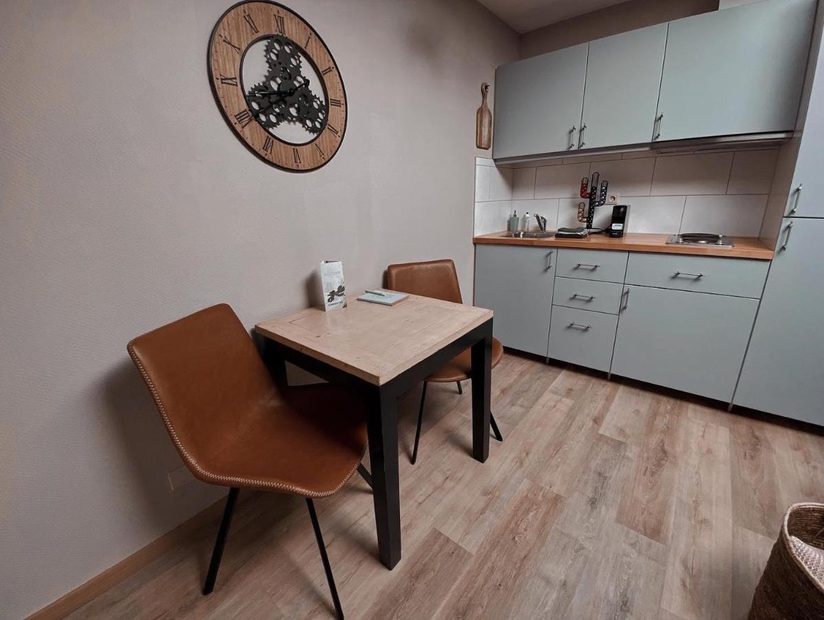 Loods 123 Bed & Kitchen Landgraaf Exterior foto
