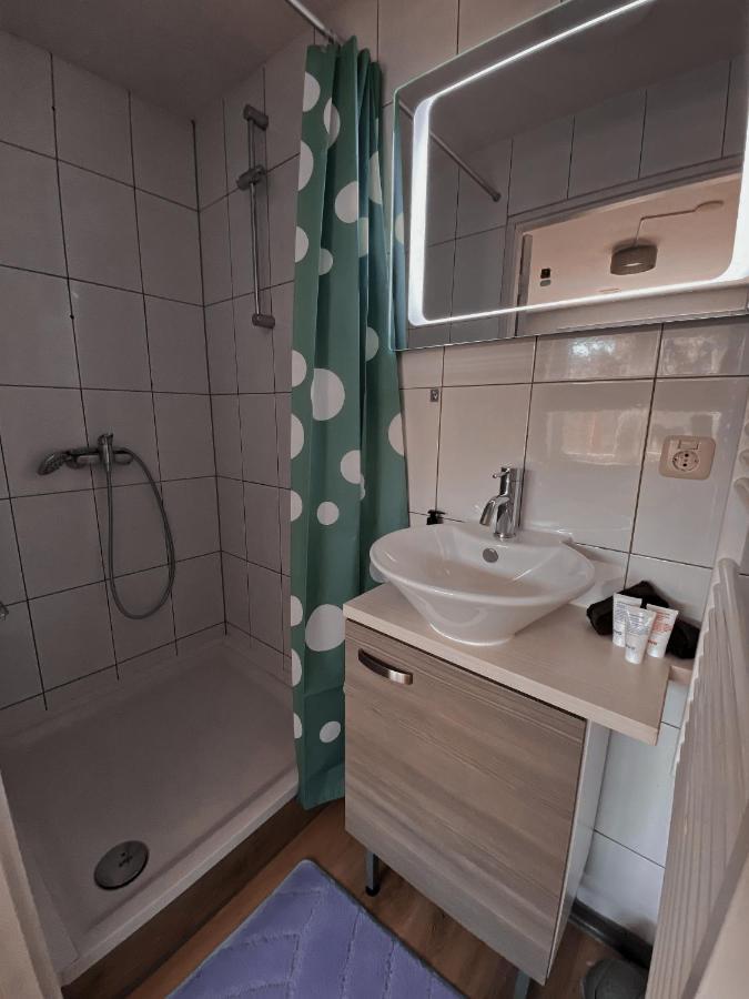 Loods 123 Bed & Kitchen Landgraaf Exterior foto